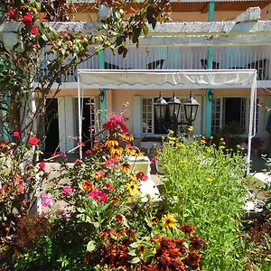 https://hostellerie-de-la-poste.midi-pyreneeshotels.com
